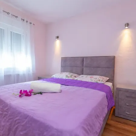 Holiday Home Toni, Makarska- Vinjani
