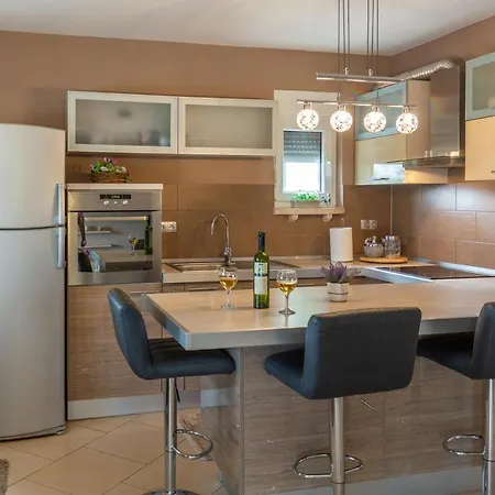 Holiday Home Toni, Makarska- Vinjani *