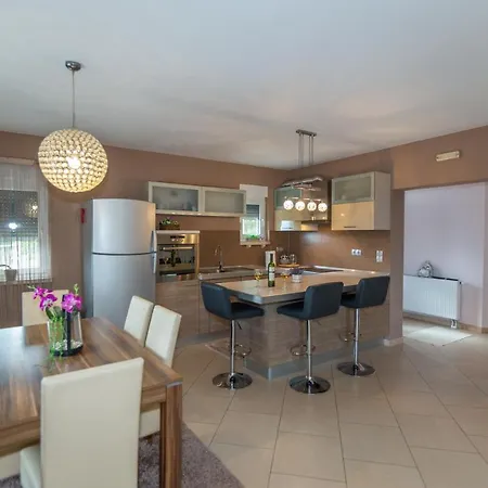 Holiday Home Toni, Makarska- Vinjani *