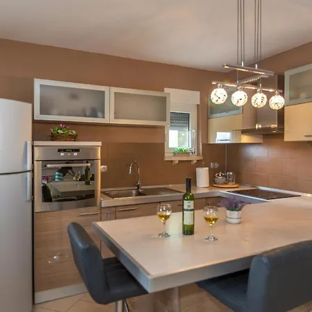 Villa Holiday Home Toni, Makarska- Vinjani *
