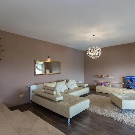 Villa Holiday Home Toni, Makarska- Vinjani