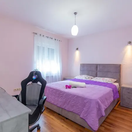 Villa Holiday Home Toni, Makarska- Vinjani *
