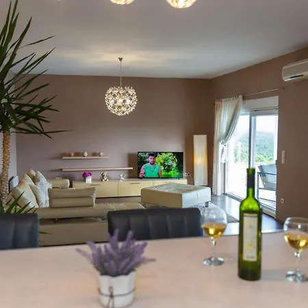 Holiday Home Toni, Makarska- Vinjani Villa *